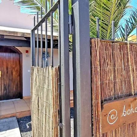 Komfortables In Mit Privatem Garten Und Beheiztem Pool *